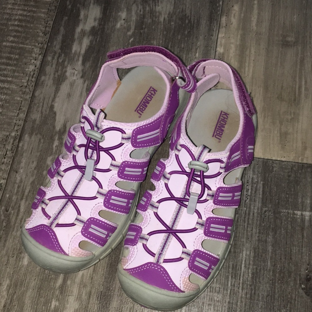 Khombu Girls Closed Toe Sport Sandal